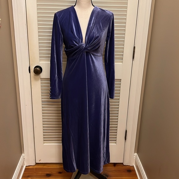 Maggy London Velvet Midi Dress in Deep Wisteria, Size 8, NWT - Picture 3 of 16